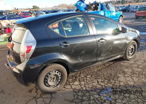 2014 Toyota Prius C Three из США, поврежденный, VIN JTDKDTB35E1072240